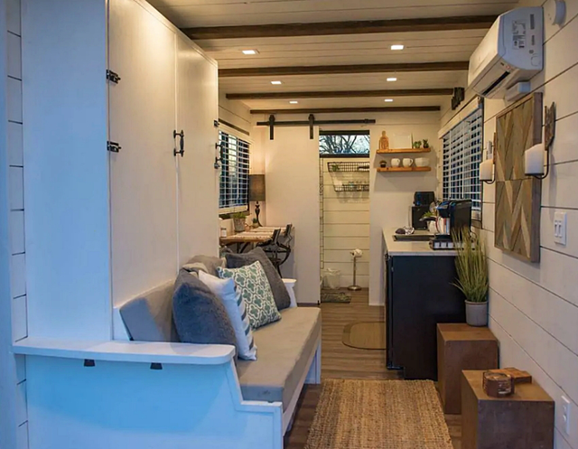 集裝箱也能住人？16.6㎡“五臟俱全”，還能自帶露臺，太美了